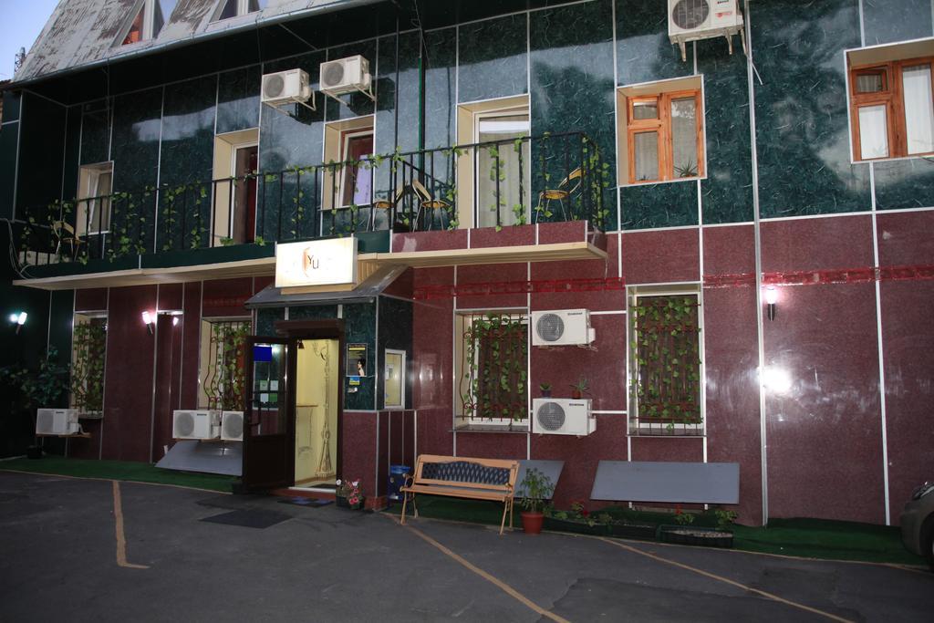Yellowunlimited Hotel Harkov Kültér fotó